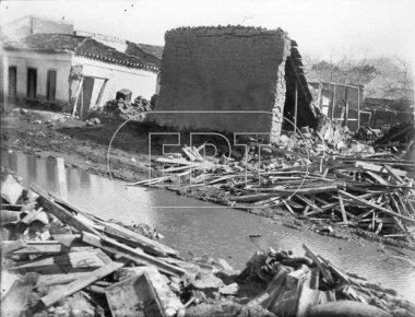 Η «Πλημμύρα του Αγίου Φιλίππου»: Όταν ο Πειραιάς έγινε λίμνη μετά από πρωτοφανή θεομηνία (εικόνες)